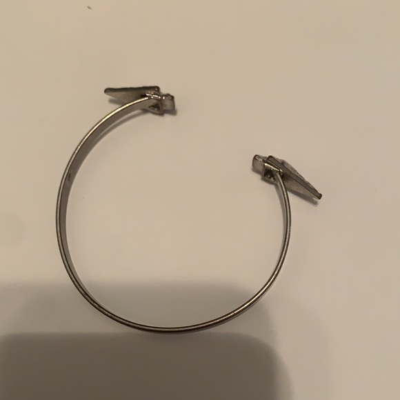 Arrow bangle - Picture 2 of 4